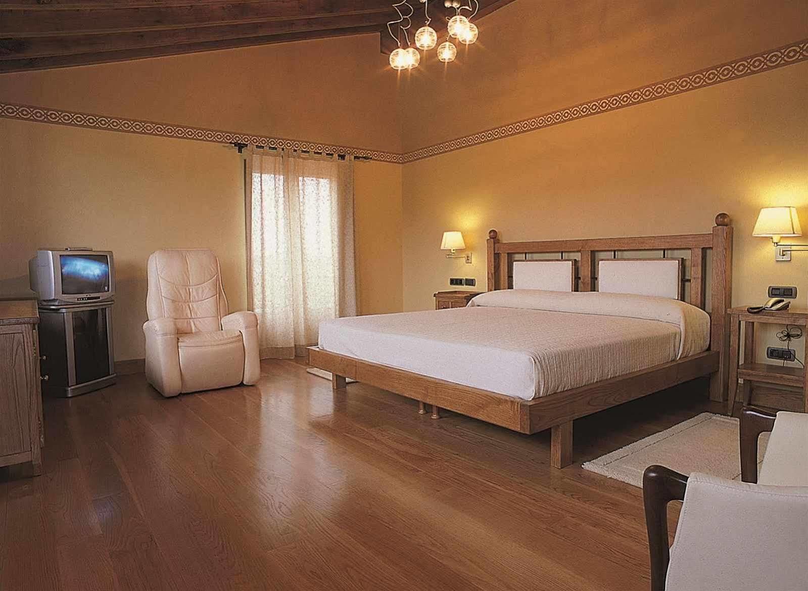 Hotel Don Silvio Коломбрес Экстерьер фото